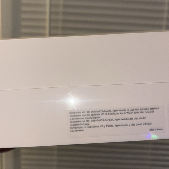 NEW with packaging - AirPods Max Apple Headphones. With Smart Case - Picture 3 of 3